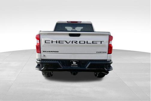 White Sands 2026 Chevrolet Silverado 1500 Custom Trail Boss