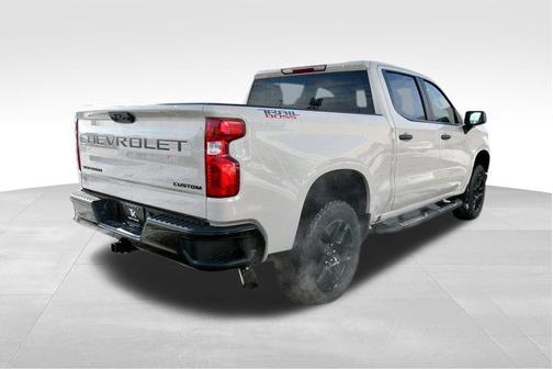 White Sands 2026 Chevrolet Silverado 1500 Custom Trail Boss