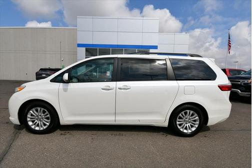 2016 Toyota Sienna XLE