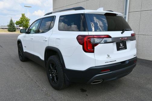 2023 GMC Acadia AWD AT4