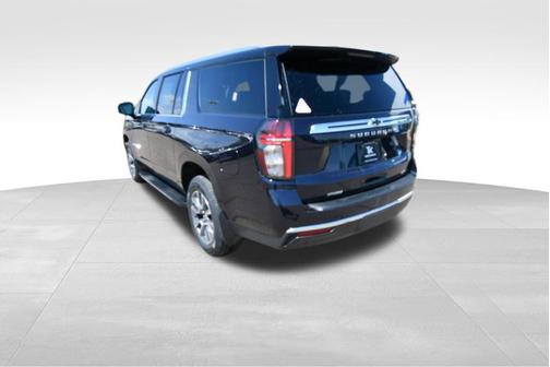 Midnight Blue Metallic 2023 Chevrolet Suburban LT