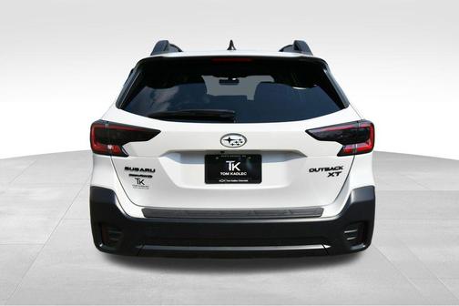 Crystal White Pearl 2022 Subaru Outback Onyx Edition XT
