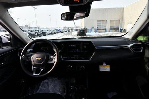 Summit White 2026 Chevrolet Trailblazer LT