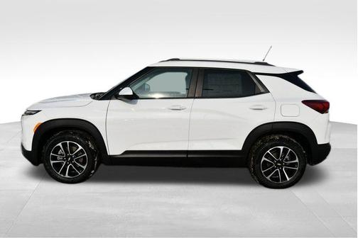 Summit White 2026 Chevrolet Trailblazer LT