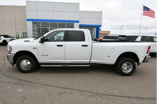 2024 RAM 3500 Big Horn Crew Cab 4x4 8' Box