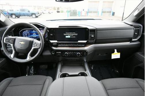 2025 Chevrolet Silverado 3500 LT