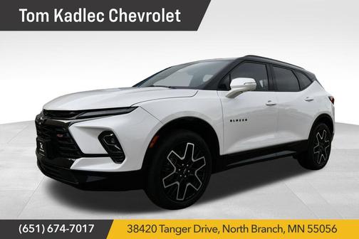 Iridescent Pearl Tricoat 2024 Chevrolet Blazer RS