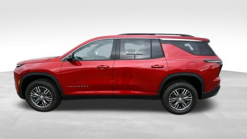 Radiant Red Tintcoat 2026 Chevrolet Traverse LT