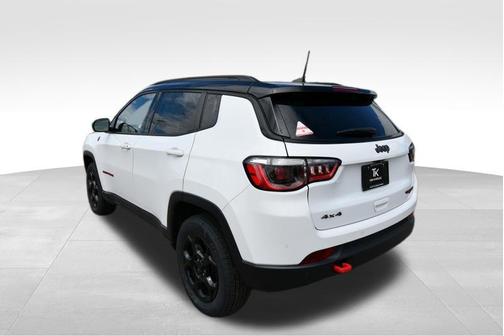 Bright White Clearcoat 2023 Jeep Compass Trailhawk