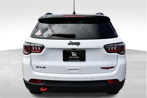 Bright White Clearcoat 2023 Jeep Compass Trailhawk