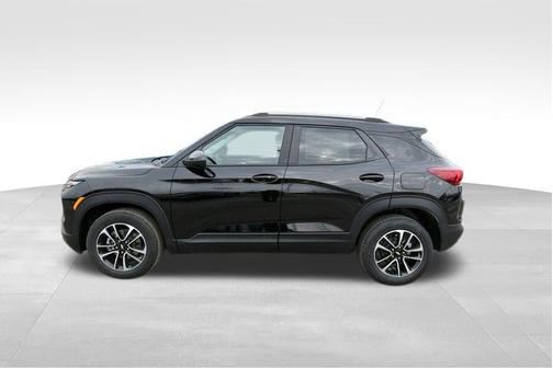 Mosaic Black Metallic 2026 Chevrolet Trailblazer LT