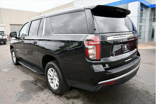 2023 Chevrolet Suburban LT