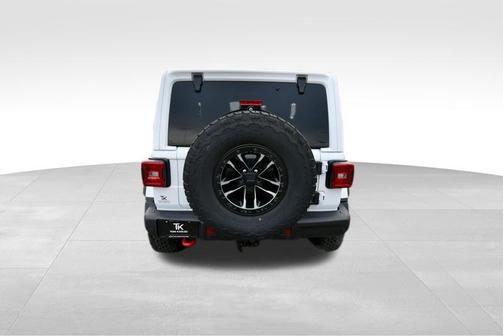 Bright White Clearcoat 2025 Jeep Wrangler Rubicon