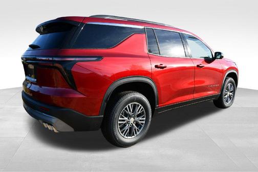 Radiant Red Tintcoat 2027 Chevrolet Traverse LT
