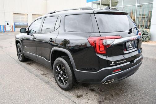 2023 GMC Acadia AWD AT4