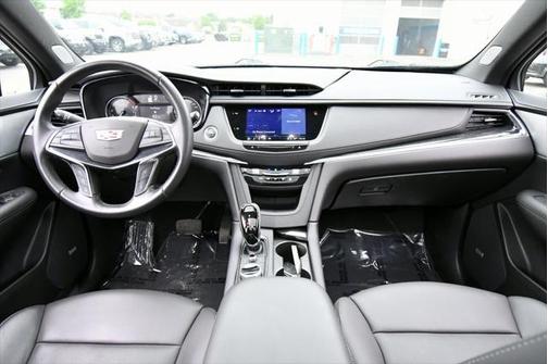 2022 Cadillac XT5 Premium Luxury
