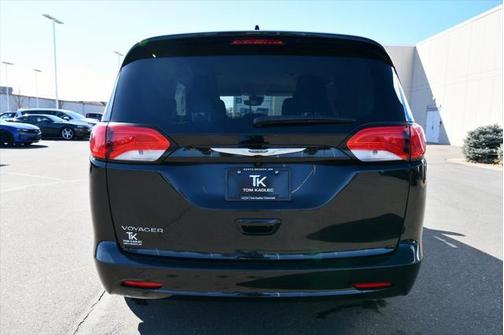 2023 Chrysler Voyager LX