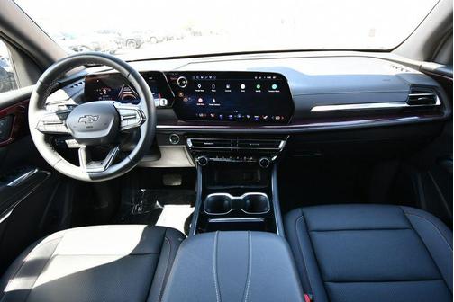 Mosaic Black Metallic 2026 Chevrolet Traverse Z71