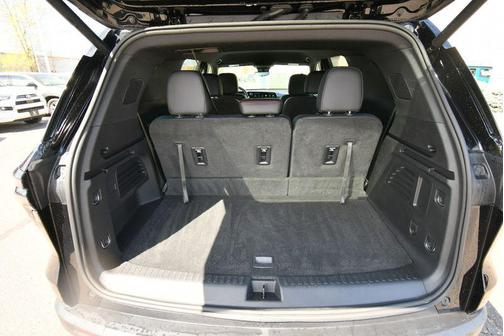 Mosaic Black Metallic 2026 Chevrolet Traverse Z71