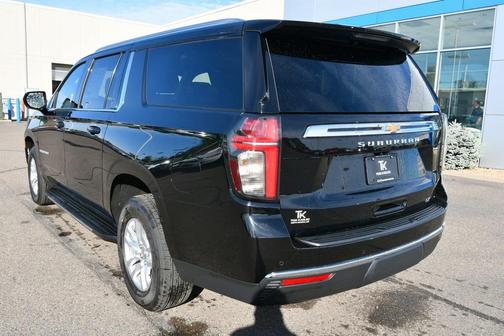 2024 Chevrolet Suburban LT