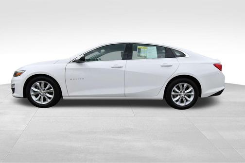 Summit White 2023 Chevrolet Malibu FWD 1LT