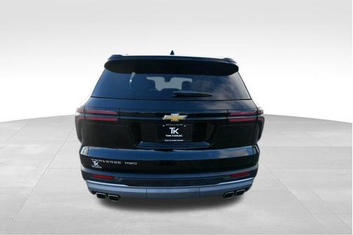 Black Metallic 2025 Chevrolet Traverse LT