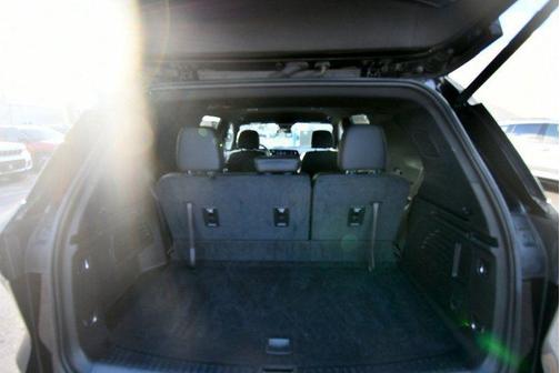 Black Metallic 2025 Chevrolet Traverse LT