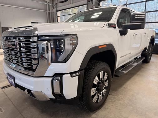 2024 GMC Sierra 2500 Denali