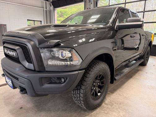 Brilliant Black Crystal Pearlcoat 2017 RAM 1500 Rebel