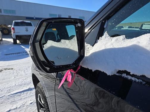 2025 GMC Yukon XL AT4