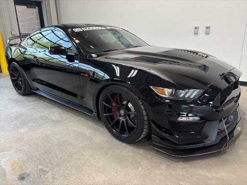 2017 Ford Shelby GT350 Base