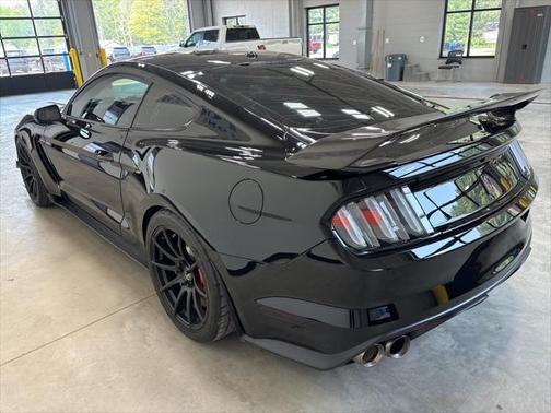 2017 Ford Shelby GT350 Base