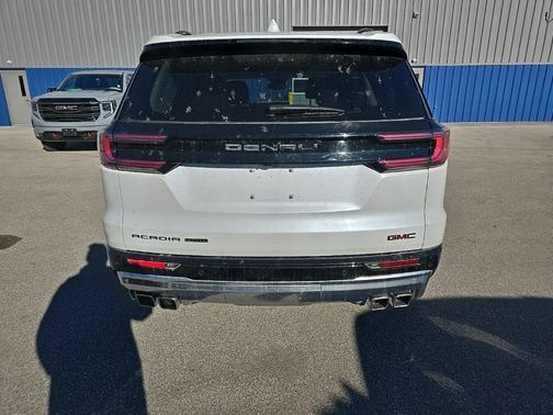 2024 GMC Acadia Denali