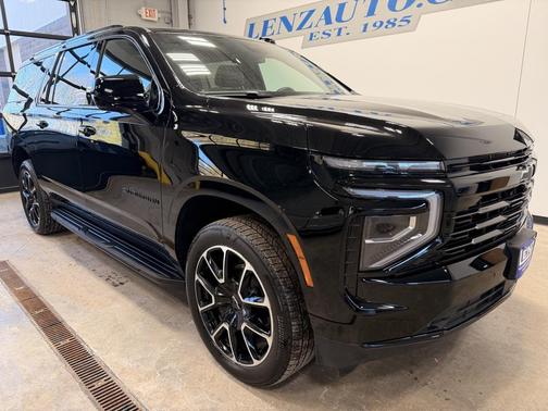 2025 Chevrolet Suburban RST