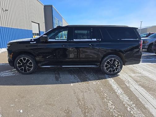 2025 Chevrolet Suburban RST