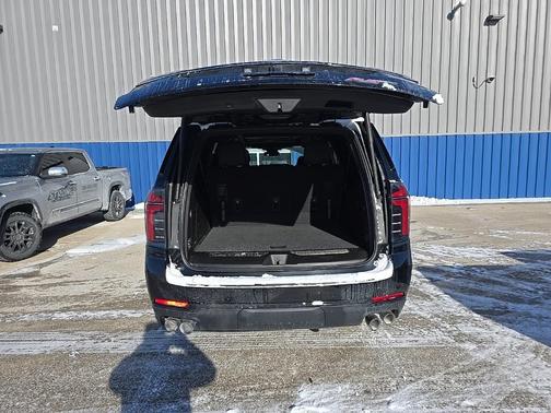 2025 Chevrolet Suburban RST