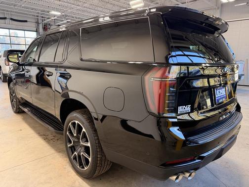 2025 Chevrolet Suburban RST