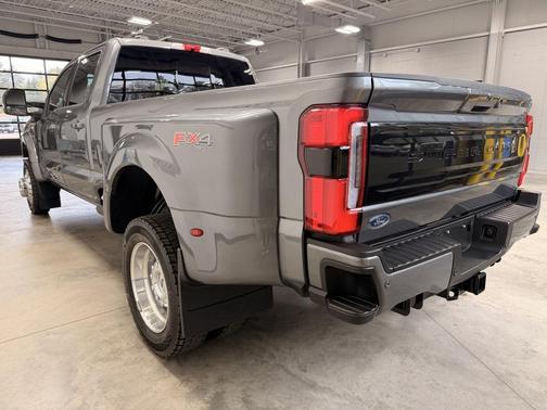 2025 Ford F-450 Platinum