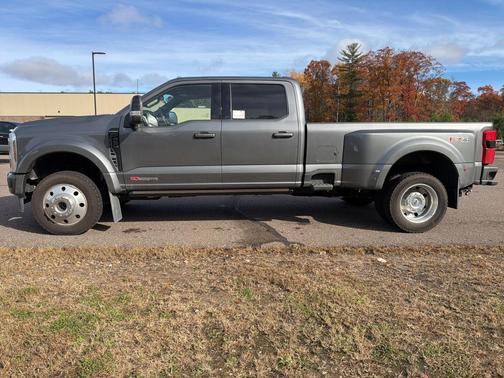 2025 Ford F-450 Platinum