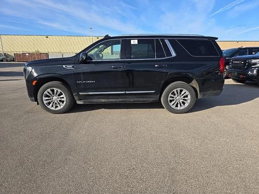 2023 GMC Yukon SLT