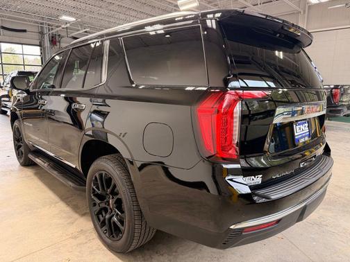 Onyx Black 2024 GMC Yukon SLT