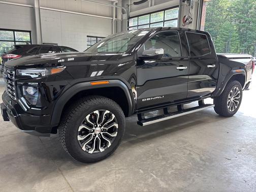 2024 GMC Canyon Denali