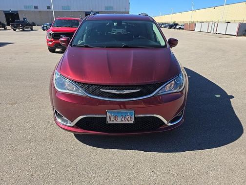 Velvet Red Pearlcoat 2017 Chrysler Pacifica Touring-L