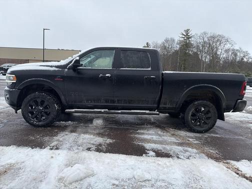 2019 RAM 2500 Laramie Crew Cab 4x4 6'4' Box