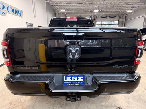 Diamond Black Crystal Pearlcoat 2019 RAM 2500 Laramie Crew Cab 4x4 6'4' Box