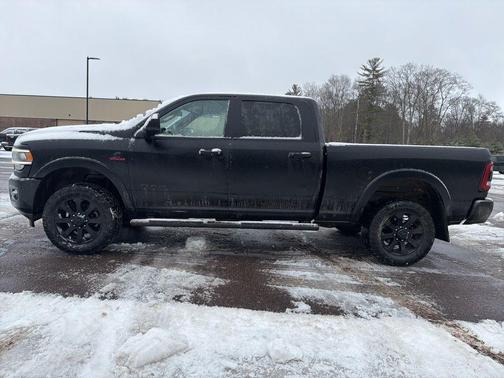 2019 RAM 2500 Laramie Crew Cab 4x4 6'4' Box