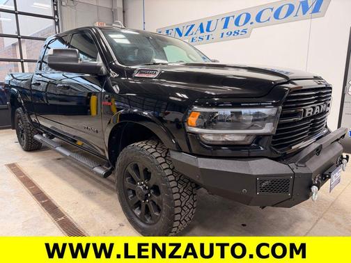 Diamond Black Crystal Pearlcoat 2019 RAM 2500 Laramie Crew Cab 4x4 6'4' Box