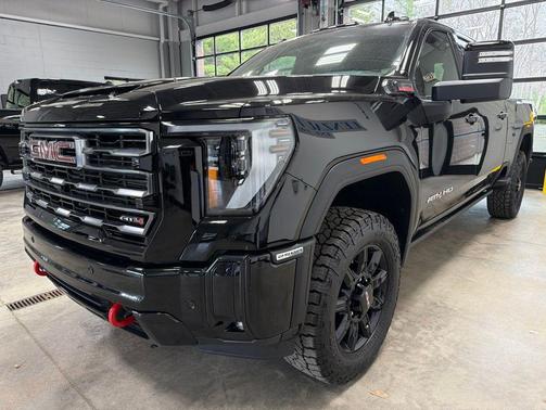 Onyx Black 2025 GMC Sierra 2500 AT4