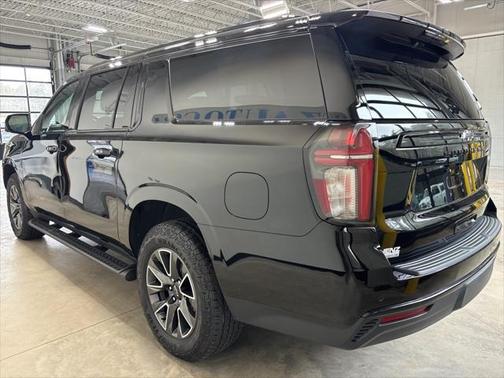 2023 Chevrolet Suburban 4WD Z71