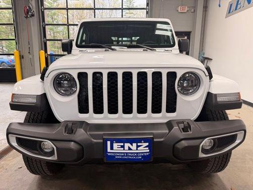Bright White Clearcoat 2023 Jeep Gladiator Sport S